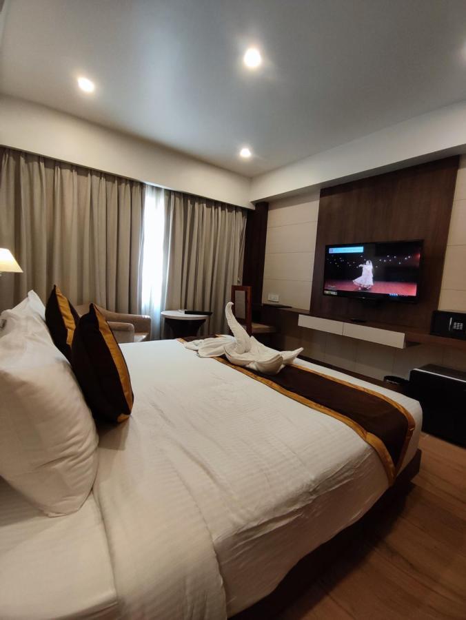 Hotel Rimi International Agartala Exterior photo