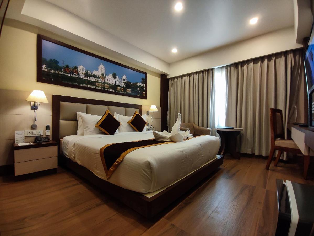 Hotel Rimi International Agartala Exterior photo