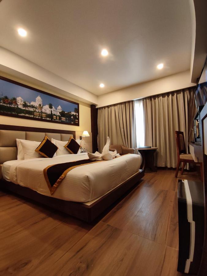 Hotel Rimi International Agartala Exterior photo